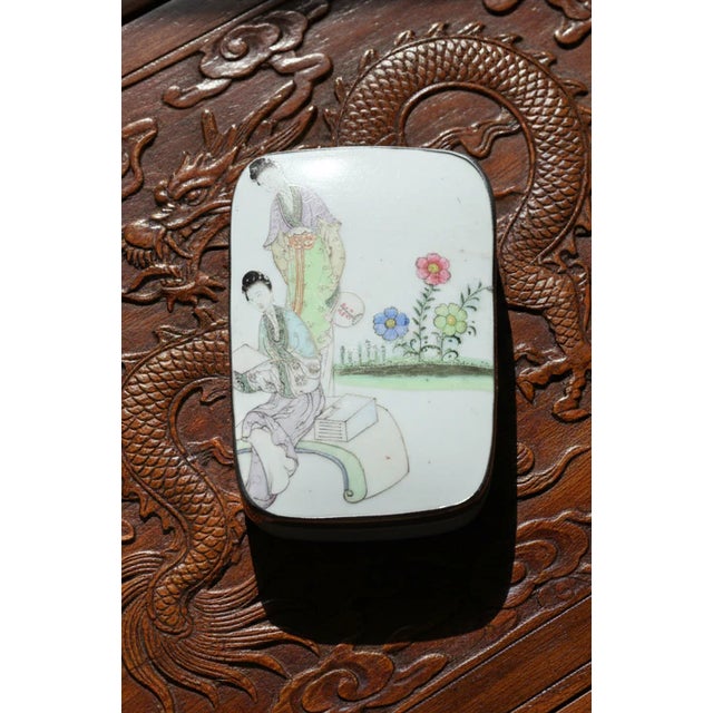 Chinese Famille Rose Porcelain Shard Box Era: Late Qing–Republic Period, c. 1890–1930 Origin: China Material: Famille Rose...