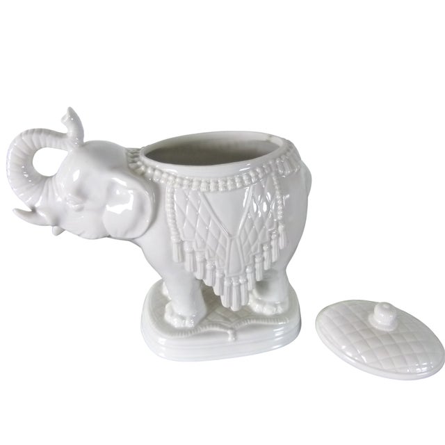 1970s Vintage Andrea by Sadek White Porcelain Elephant Candy Dish | Elephant Lidded Trinket Box | Made in Japan | Foil Sticker For Sale - Image 5 of 16
