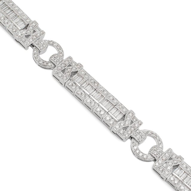 Gender: Ladies Metal Type: 18K White Gold Length: 6.75 inches Width: 8.45 mm Weight: 30.10 grams Ladies 18K white gold,...
