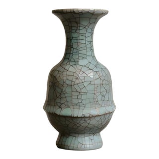 Chinese Ceramic Vase Guan Ware Crackle Glaze Celadon Vase For Sale