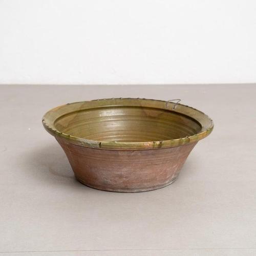Rustic Ceramic Plate Vase in Green Tone, 1940s For Sale - Image 11 of 17
