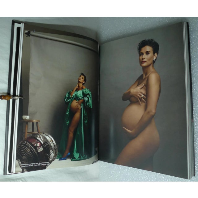 21st Century Illustrated Folio, Annie Leibovitz's a Photographer's Life: 1990-2005, First Edition - 1 Book For Sale - Image 10 of 12
