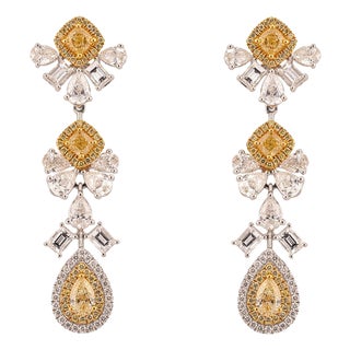 Late 20th Century Pair of 18k Natural Yellow Diamond Earrings For Sale