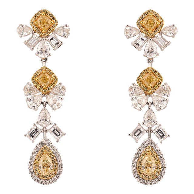 Late 20th Century Pair of 18k Natural Yellow Diamond Earrings For Sale
