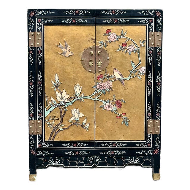Vintage C1980s Chinoiserie Gold Leaf & Black Lacquer Asian Themed Cabinet For Sale
