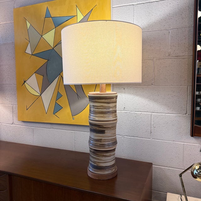 Wood Mid 20th Century Large Gordon Martz Marshall Studios Midcentury Art Pottery Table Lamp For Sale - Image 7 of 10