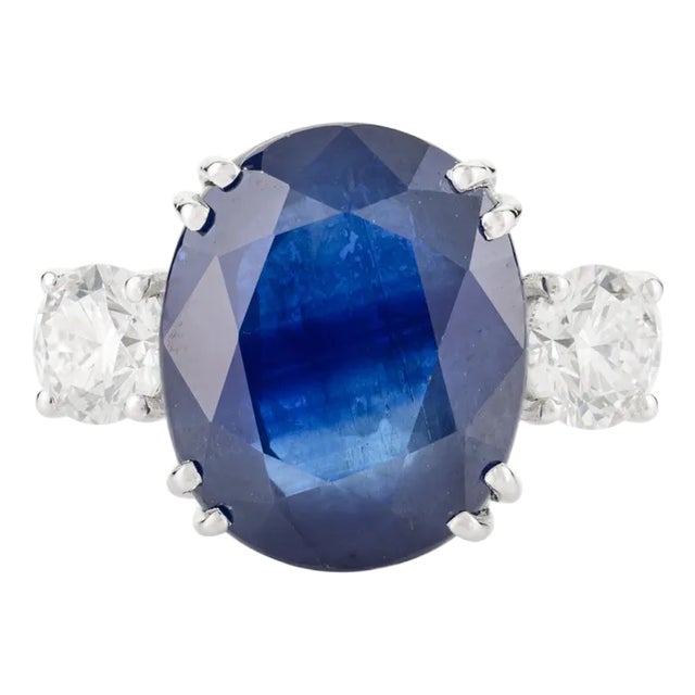 8.55 Carat Blue Sapphire and Diamond Three Stone 18k Gold Ring Size 5 For Sale