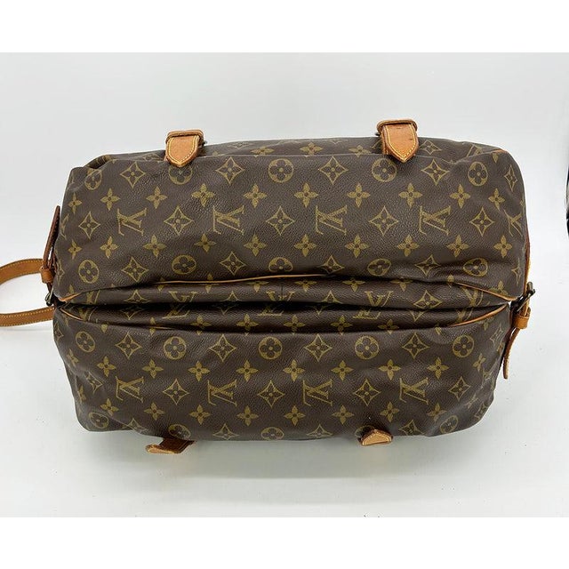 Brown Vintage Louis Vuitton Monogram Samur 43 Messenger Shoulder Bag For Sale - Image 8 of 11
