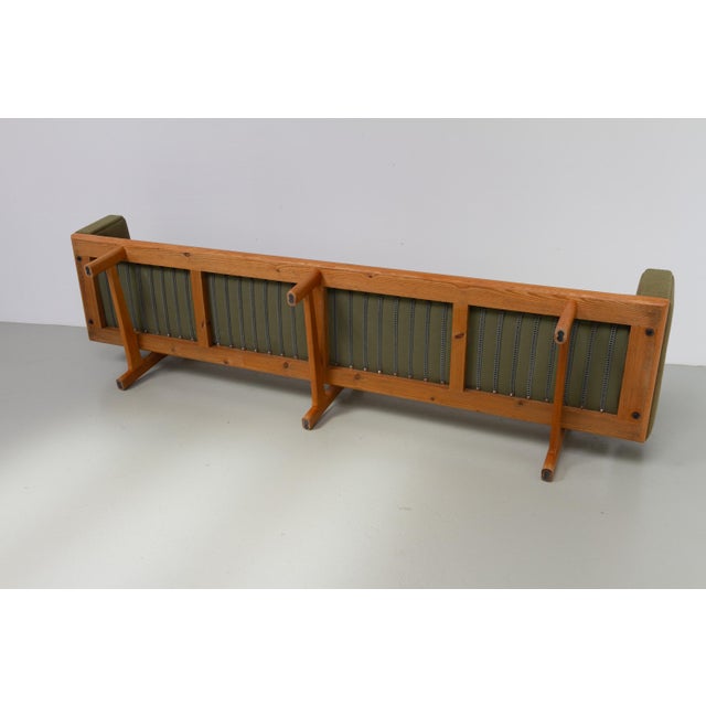 1960s Danish Modern Oak Sofa GE-236/4 by Hans J. Wegner for Getama, 1960s. For Sale - Image 5 of 18