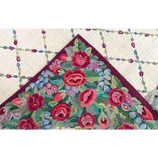 1940s Doris Leslie Blau American Hooked Vintage Floral Cream Beige - Hand-Knotted Rug For Sale - Image 5 of 9