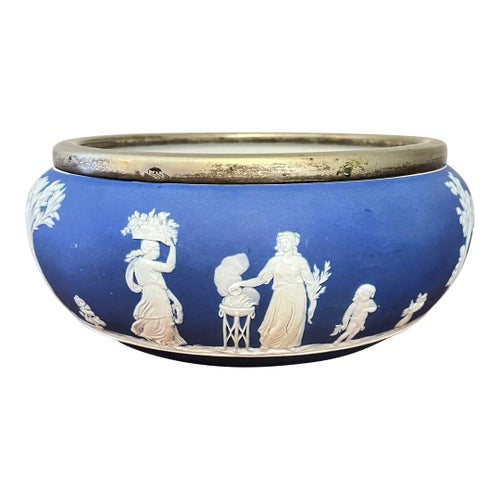 Late 19th Century Cream Color on Royal Blue Jasperware Serving