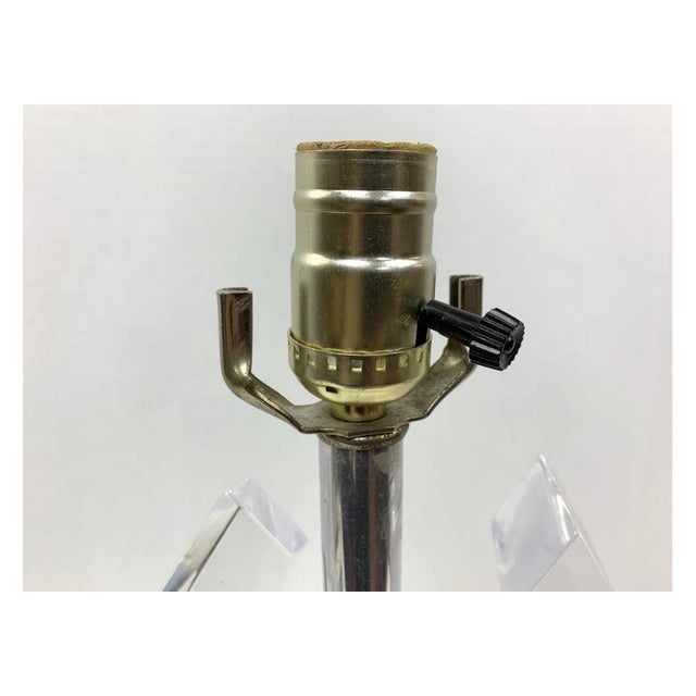 Plastic 1970s Mid Century Modern Lucite Table Lamp For Sale - Image 7 of 12
