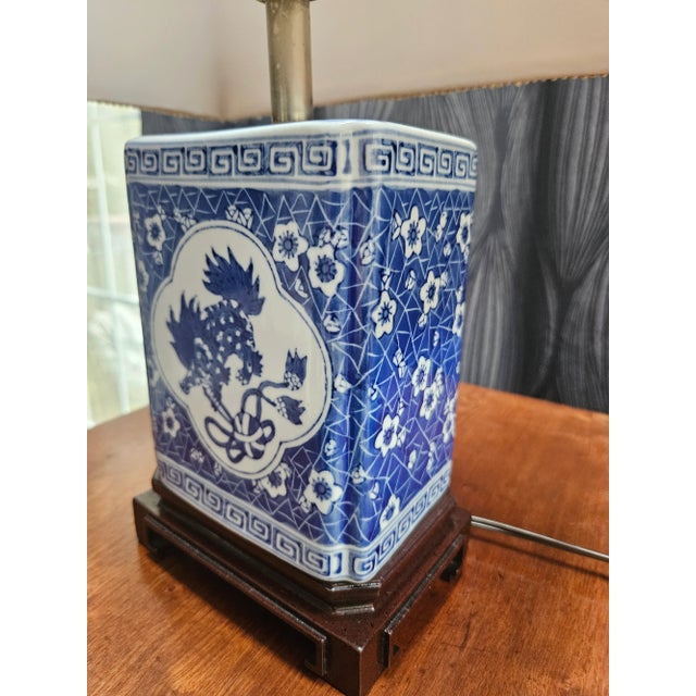Late 20th Century Asian Blue and White Lamp For Sale In Indianapolis - Image 6 of 9