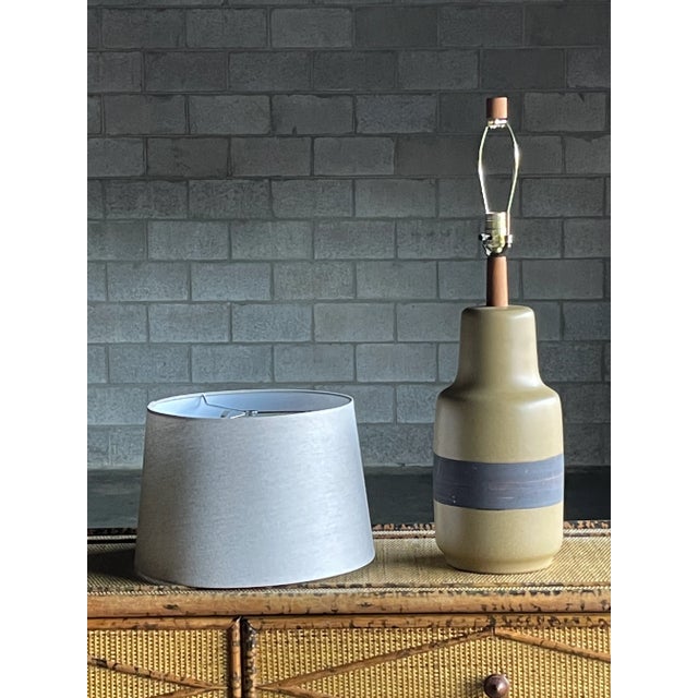 Wood 1970s Jane and Gordon Martz Large Ceramic Table Lamp For Sale - Image 7 of 11