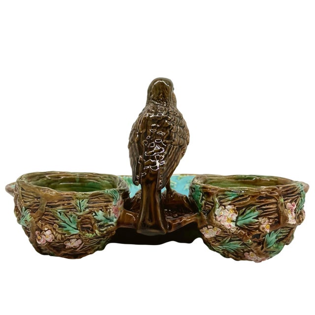 George Jones George Jones Majolica Strawberry Server Mounted by a Bird, English, Circa 1870 For Sale - Image 4 of 13