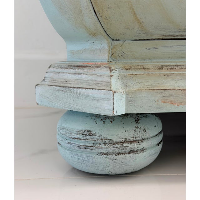 1990s 1990s French Coastal Bombé Chest For Sale - Image 5 of 6