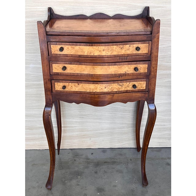 French Nightstands in Walnut with Three Drawers, 1940s, Set of 2 For Sale - Image 4 of 18