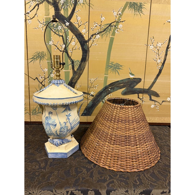 Chinoiserie Vintage Chinoiserie Hand Painted Tole Table Lamp With Wicker Shade For Sale - Image 3 of 11