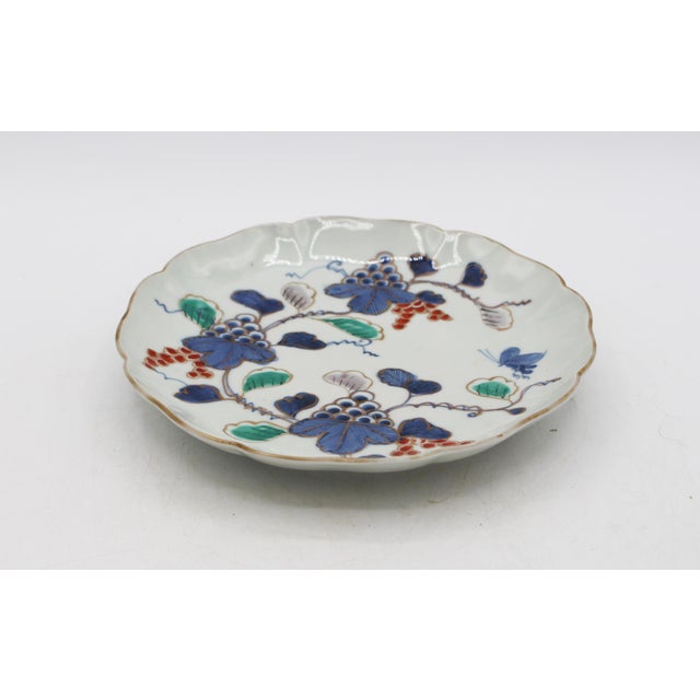 Late 18th Century Late 18th-Early 19th Century Japanese Lobed Arita Plate For Sale - Image 5 of 7