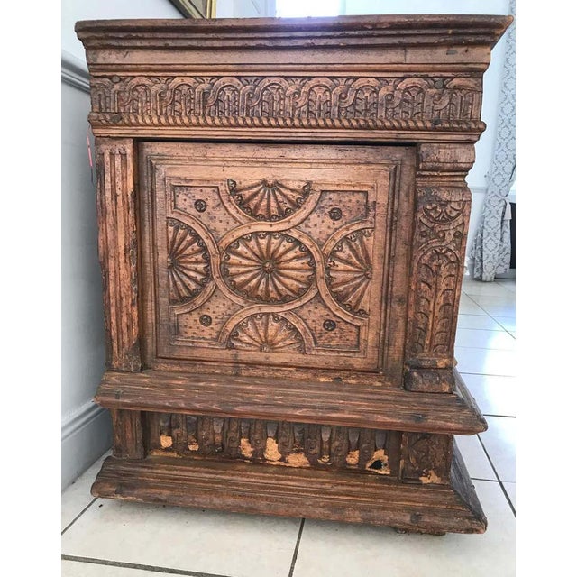 Renaissance Wooden Chest Carved with Vegetal Patter For Sale - Image 5 of 16