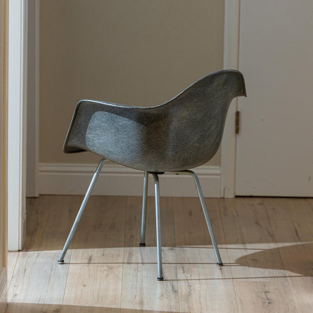 Eames First Edition 1950s Herman Miller Eames Dax Fiberglass Armchair With Iconic Rope Edge in Greige For Sale - Image 4 of 14