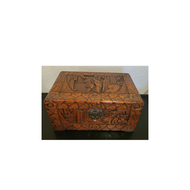 Mid-20th Century Chinese Carved Camphorwood Nested Boxes (Set of 3) by Hung Hop Chests Co. For Sale - Image 10 of 18
