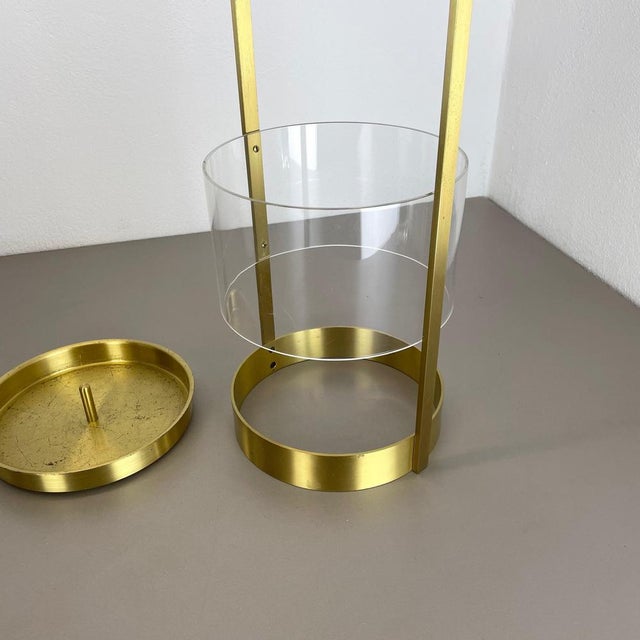 Hollywood Regency Brass and Acrylic Glass Umbrella Stand, Italy, 1970s For Sale - Image 17 of 18