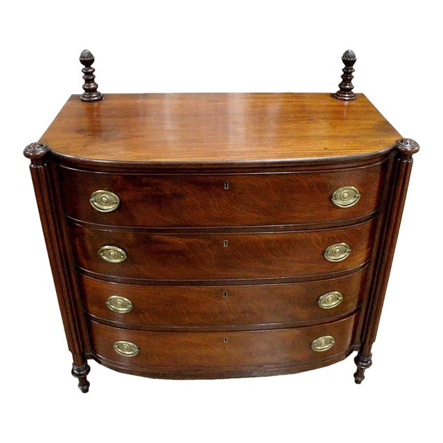 Antique Early 1800s American Mahogany Chest of Drawers. For Sale