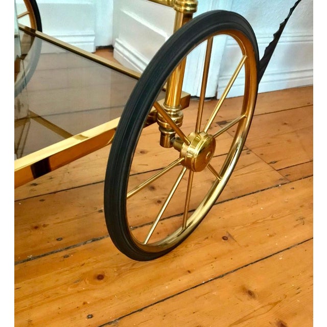 1970s Hollywood Regency Bar Trolley in Brass and Crystal Glass in the style of Dolce Vita by Cesare Lacca, 1970s For Sale - Image 5 of 10
