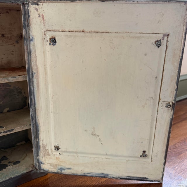 Vintage Industrial Steel Medicine Cabinet, Beveled Mirror, Wall Hung. Early 1900s For Sale - Image 4 of 9