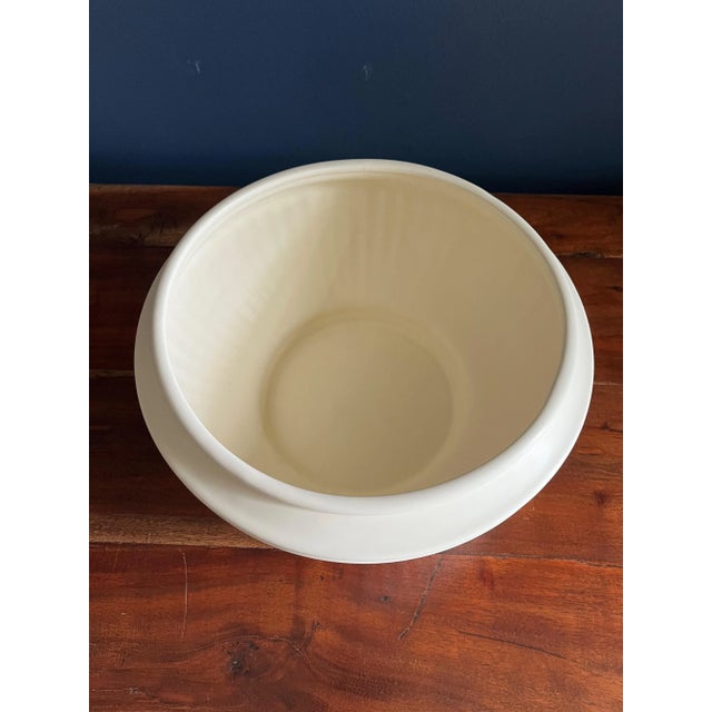 Vintage Cream Fluted Haeger Planter For Sale In Houston - Image 6 of 9