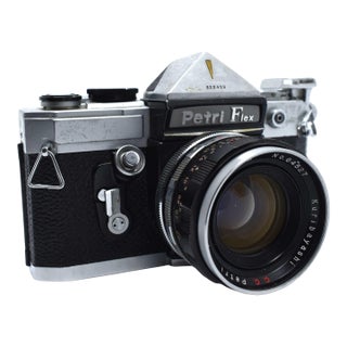 Mid 20th Century Petri Flex v 35mm SLR Camera Manufactured by Kuribayashi Japan For Sale