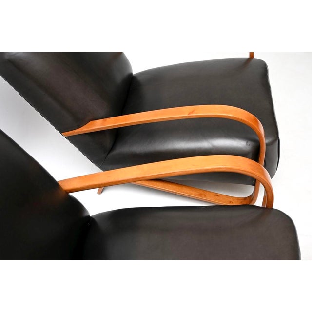 Black Vintage French Art Deco Leather Armchairs by Jindrich Halabala, 1930, Set of 2 For Sale - Image 8 of 13