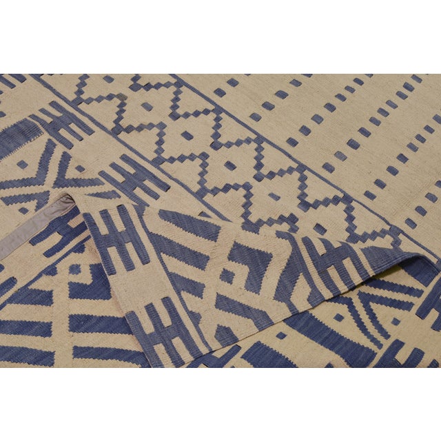 1970s Vintage Turkish Anatolian Hand Made Organic Wool Natural Color Modern Kilim,9'x9'8" For Sale - Image 5 of 6