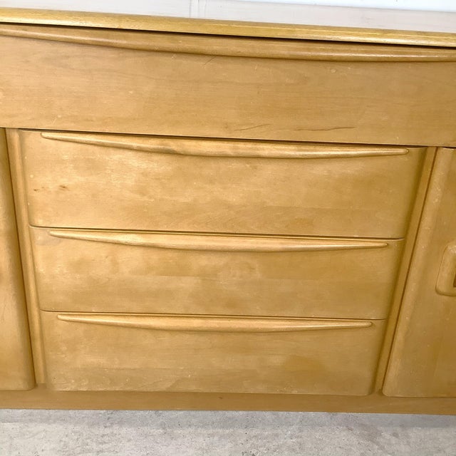 Mid-Century Modern Vintage Heywood-Wakefield Encore Wheat Finish Buffet Sideboard For Sale - Image 3 of 18