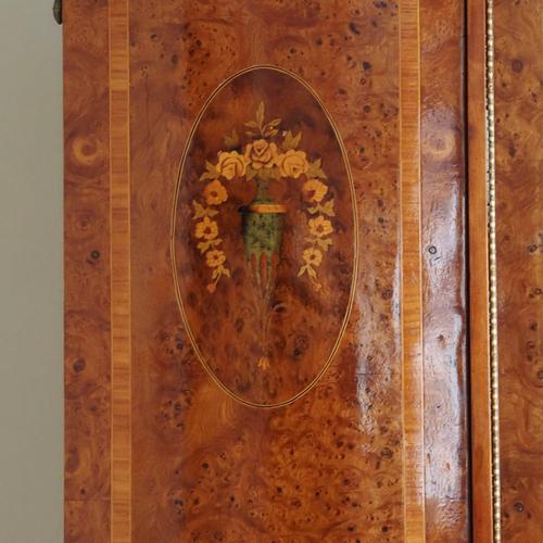 French Wardrobe in Burl Wood with Inlays and Large Mirror, 1880-1900 For Sale - Image 3 of 18