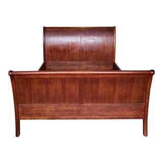 Stickley Furniture Cherry Queen Size Panel Sleigh Bed #7524 For Sale