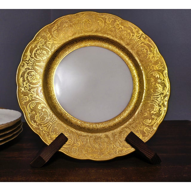 Traditional Early 20th Century Set of 6 Antique George Jones & Sons Dinner Plates – Embossed Gold Rim, Bavaria Mark For Sale - Image 3 of 12