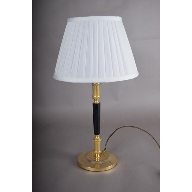 Metal Mid-Century Hollywood Regency Brass and Black Column Desk Lamp with Fluted Gilt Accents, Europe, 1950s For Sale - Image 7 of 11