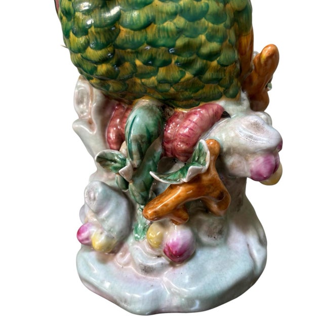 Mid 20th Century Pair Cockatoo Parrot Bird Figurines Table Sculptures - Hand Painting Chinese Porcelain Book Matching Set - Chelsea House Mottahedeh Style For Sale - Image 5 of 7