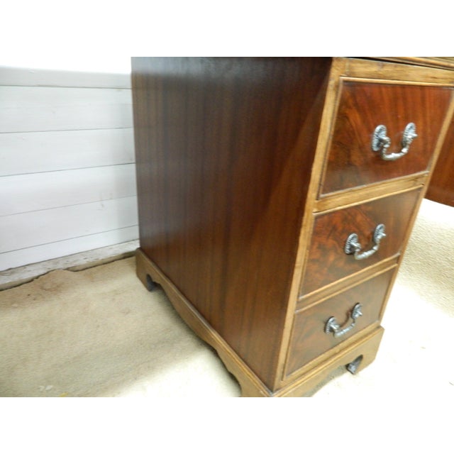 1950s Vintage Mahogany Veneer Pedestal Desk, 1950s For Sale - Image 5 of 11