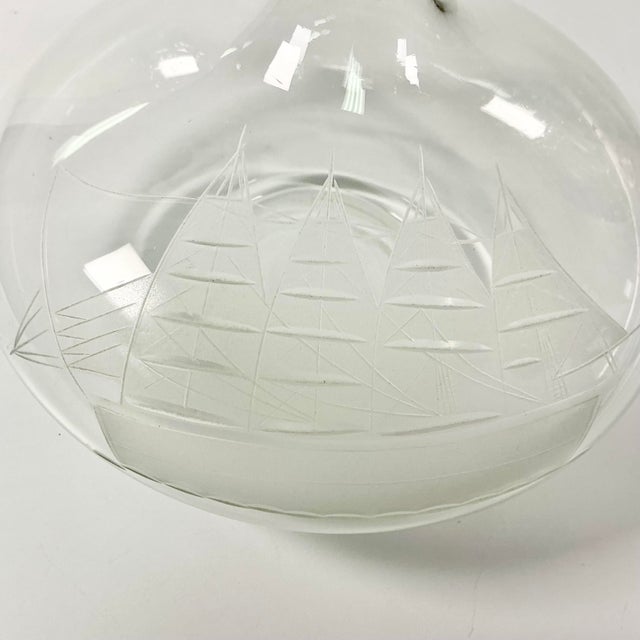 Hollywood Regency 1970s Vintage Nautical Coastal Hollywood Regency Etched Four Mast Ship Crystal Decanter. For Sale - Image 3 of 9