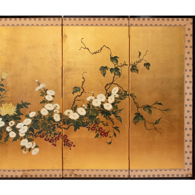 1960s Large Shōwa Era Japanese Byobu Screen "Chrysanthemums" For Sale - Image 4 of 18