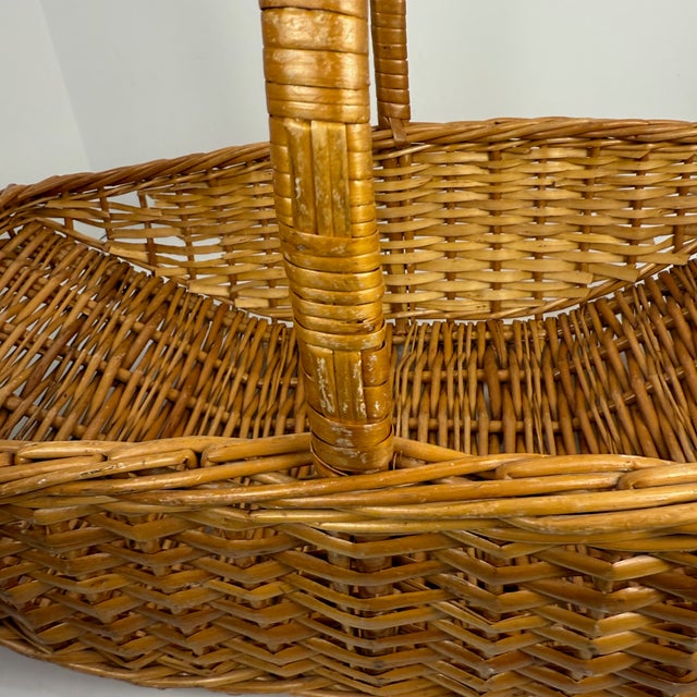Vintage Woven English Willow/Wicker Garden Basket With Handle For Sale - Image 12 of 18