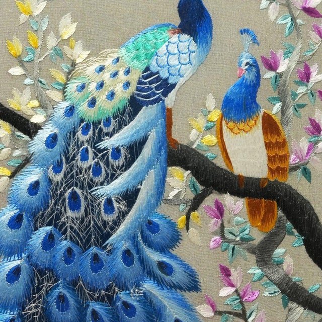 Double-Sided Suzhou Embroidery Peacock Artwork – Handcrafted Silk “Peacock on Blossoming Branch” Decor For Sale - Image 6 of 6