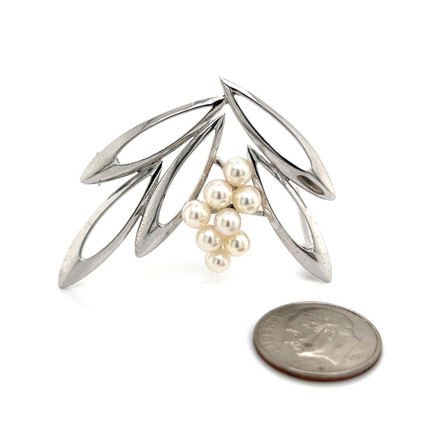 1990s Mikimoto Estate Akoya Pearl Brooch Pin Sterling Silver For Sale - Image 10 of 11