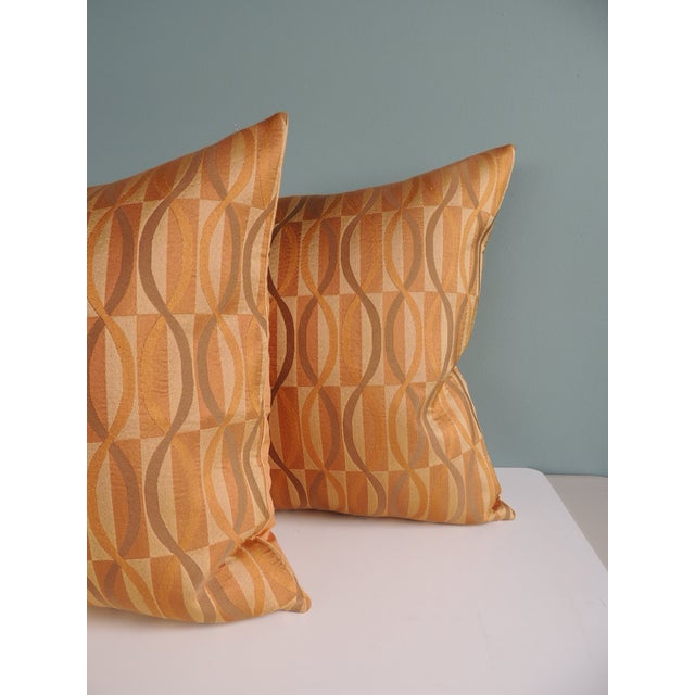 Golden Brown Woven Undulating Pattern Silk Square Decorative Pillows - Set of 2 For Sale - Image 4 of 5