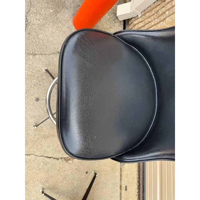 Pair of Mid Century Atomic Style Swivel Black Vinyl & Metal Bar Stools by Modern Stool Co. For Sale - Image 9 of 12