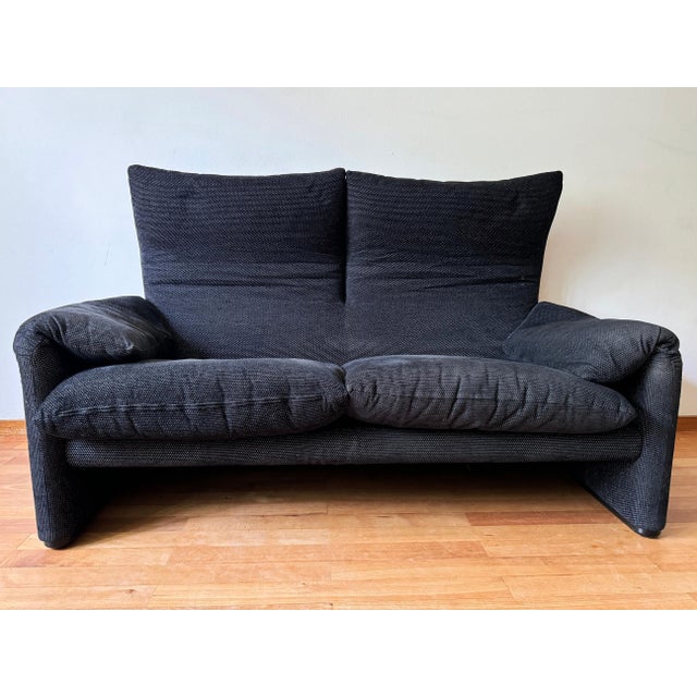 1980s Vico Magistretti Black 2-Seater Loveseat Maralunga Sofa Cassina, Italy, 80s For Sale - Image 5 of 16