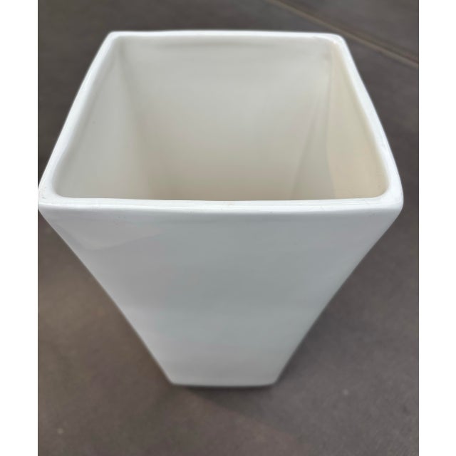 Vintage Pottery Barn Large Glossy White Geometric Ceramic Vase – Modern Minimalist Sculptural Vessel For Sale - Image 10 of 12